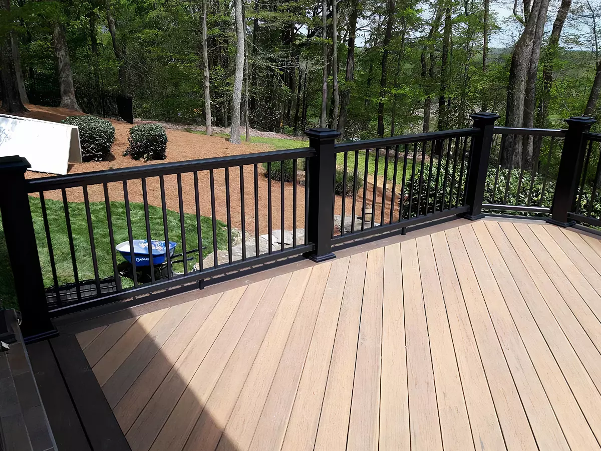 deck in loudon