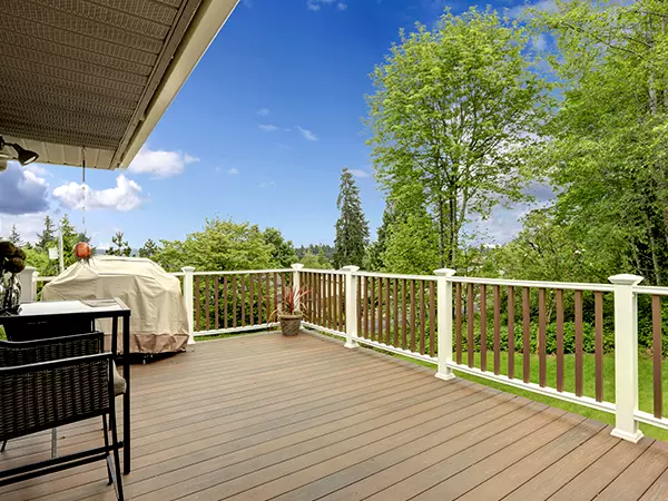 New deck building in Knoxville, Tennessee, by Riverview Decks