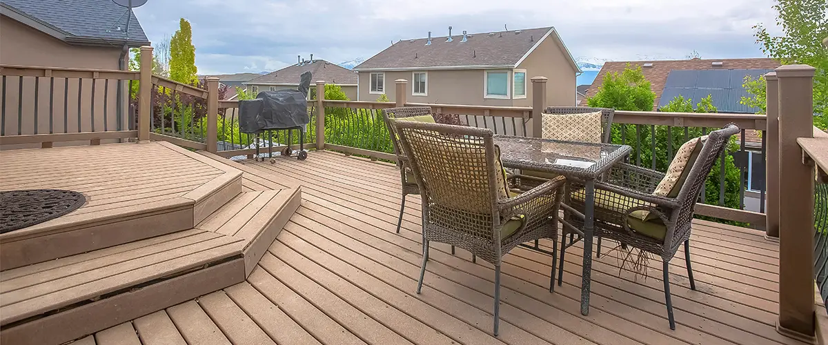 home balcony with deck rooftop