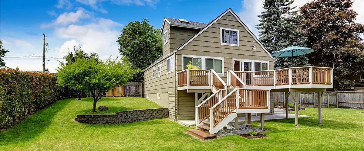 3 Level Deck With Large Lawn Tennessee