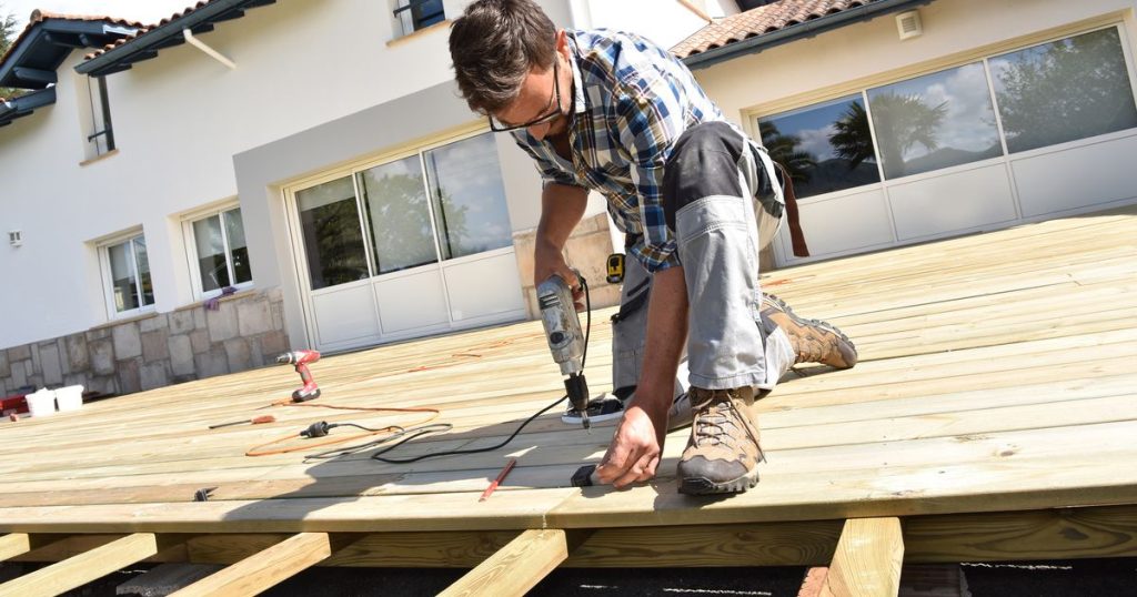 Low-Maintenance Deck Options for Busy Homeowners in East Tennessee